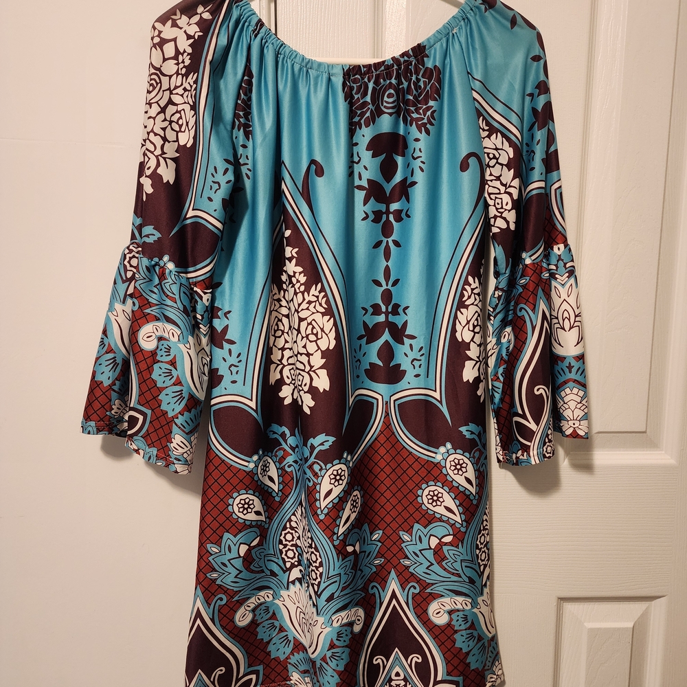 Chic Women's Blouse with Floral Design